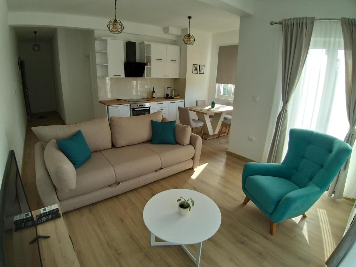 Petivat Gardens Apartamento Exterior foto