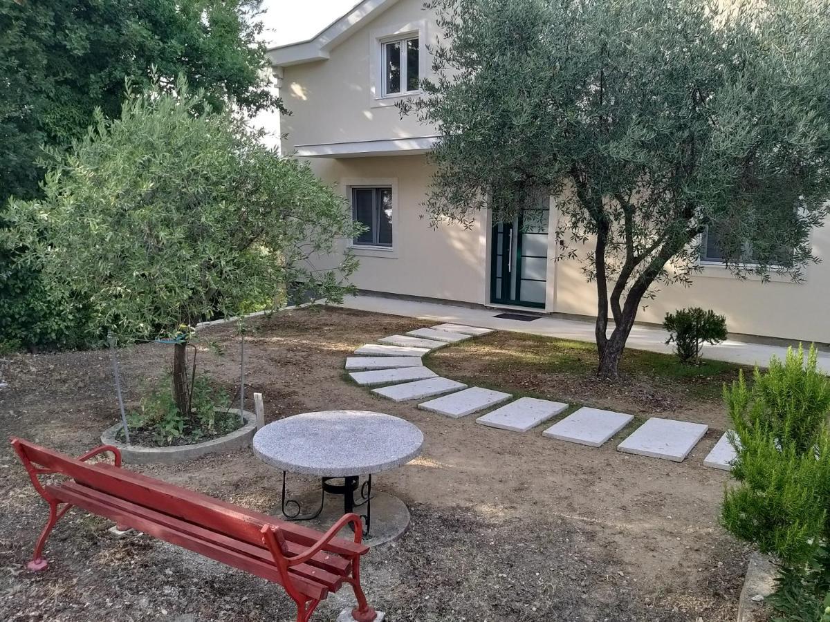 Petivat Gardens Apartamento Exterior foto